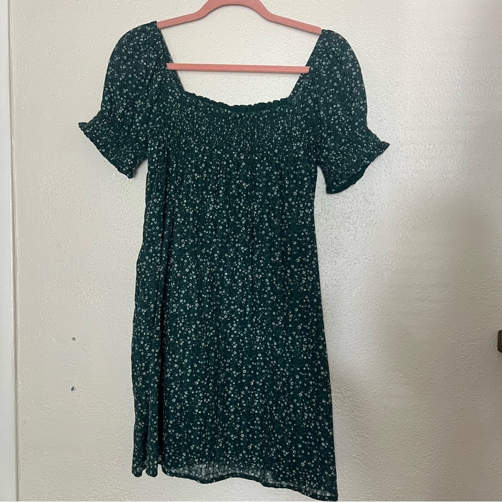 American Eagle Bubble Sleeve Green Floral Dress